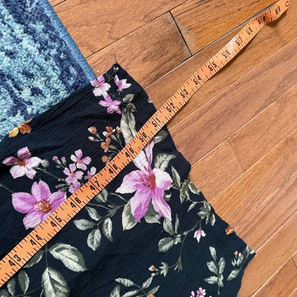 American Eagle Summer Preppy Floral Black Jumpsuit Sz XS V-Neck Tie Back Flowy - Picture 8 of 9